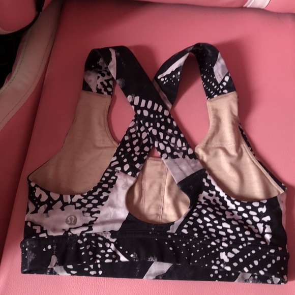 Lululemon bra - Picture 2 of 4